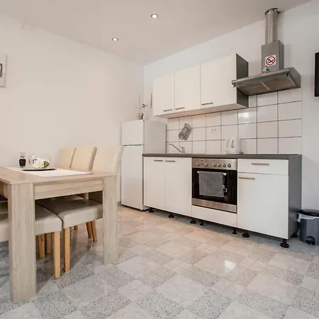 Apartment Kolovrat